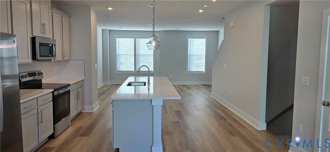 Building Photo - 10147 Blue Wing Ln