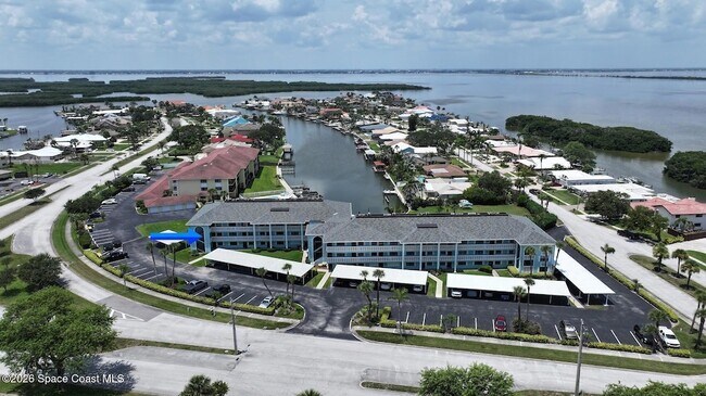 Foto del edificio - 1999 S Banana River Blvd