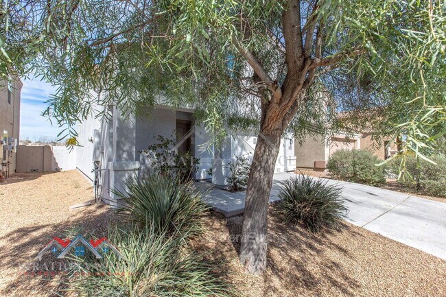 Foto del edificio - 5926 E Oasis Blvd