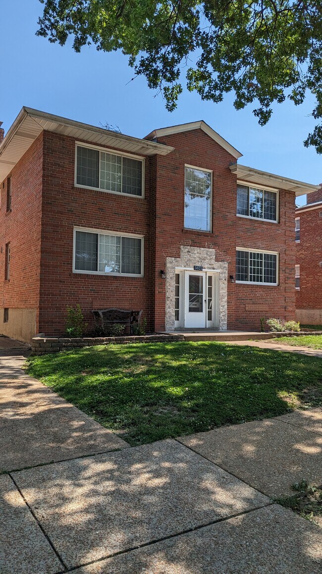 Building Photo - 5825 Sunshine Dr