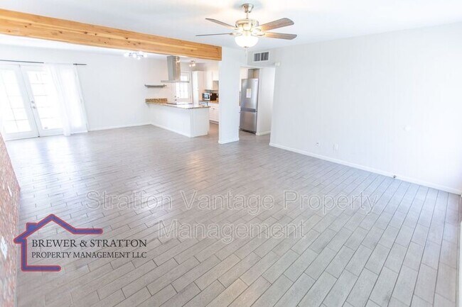 Building Photo - 8334 E Monte Vista Rd