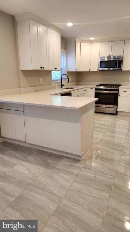 Foto del edificio - 2102 Willowtree Ln