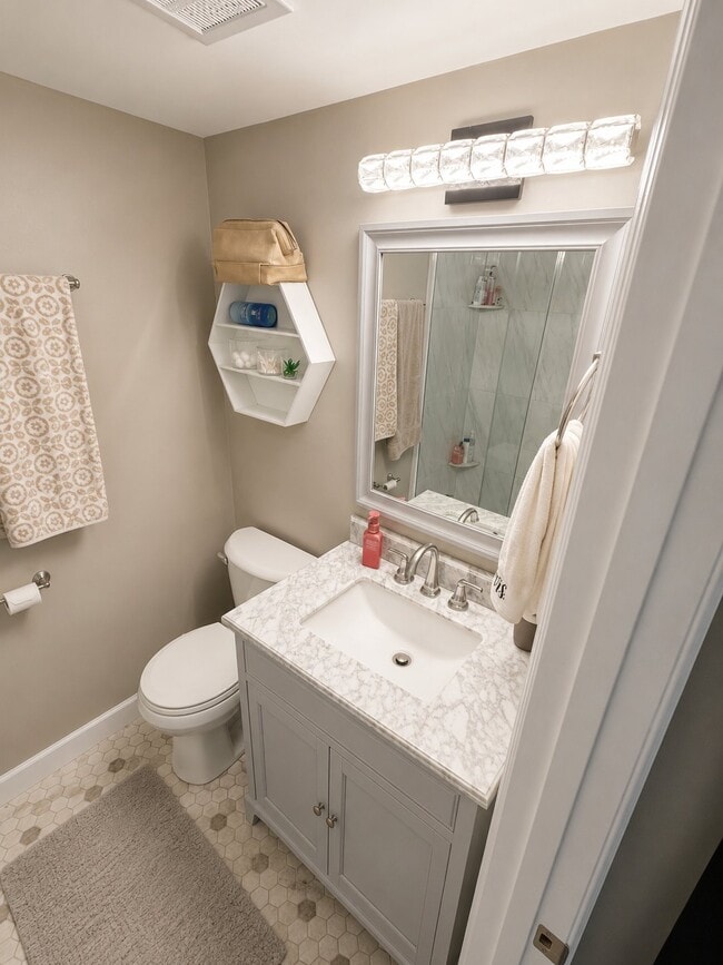 Photo - 9760 Bunker Hill Ln (Montgomery, OH) Apartment