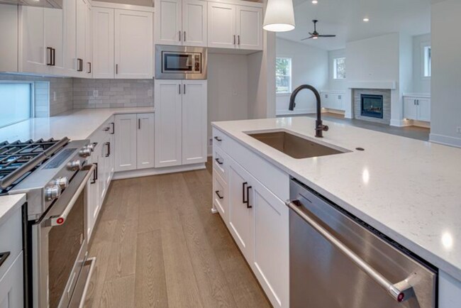 Foto del edificio - Spacious Westside Home with Loft and Upgra...