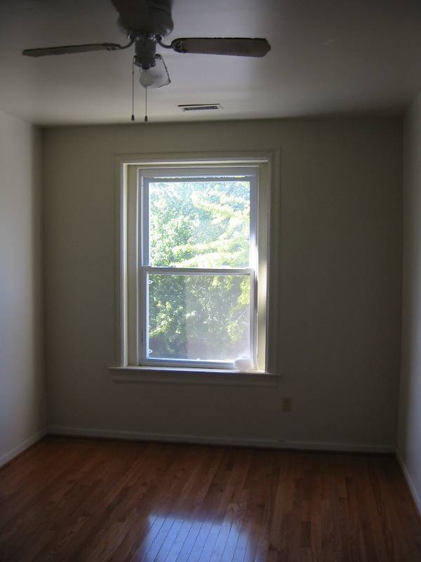 Foto del edificio - 1220 Half St SW