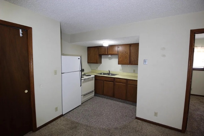 Building Photo - 430 Skyline Dr