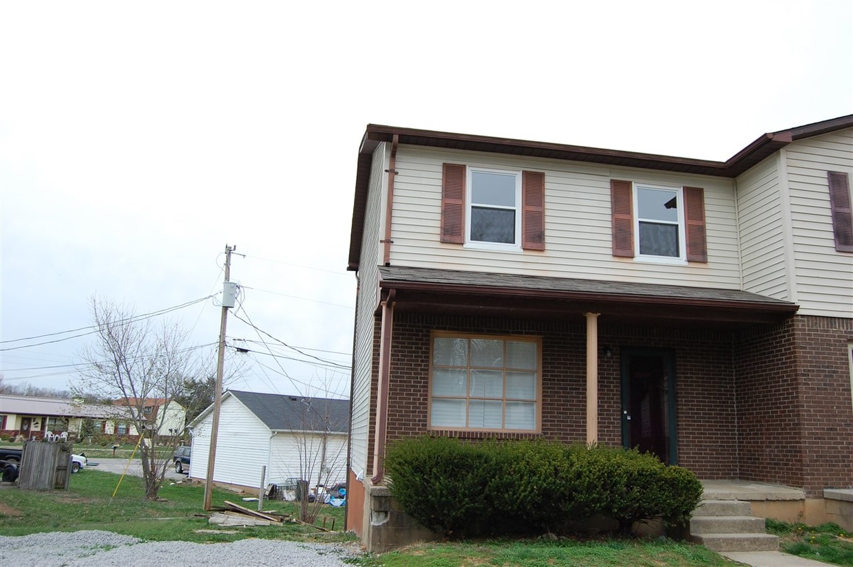Primary Photo - 1202 Clear Ridge Ln