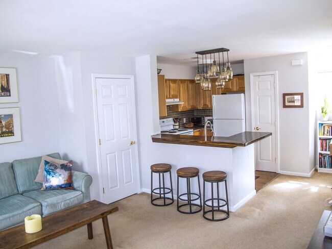 Building Photo - Sunny Olde Kensington 3bd/2bth Home for Sept. 2026