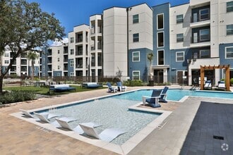 Building Photo - The Devereaux
