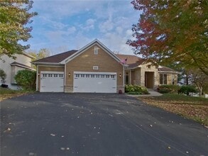 Building Photo - 1202 Adrian Dr