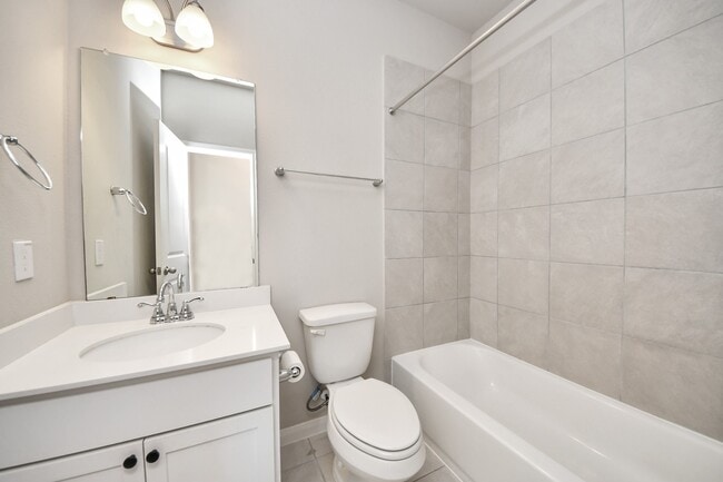 Building Photo - 1930 Waters Branch Dr