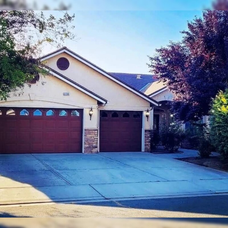Primary Photo - 2750 25th Ave