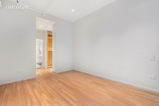 Foto del edificio - 112 W 18th St