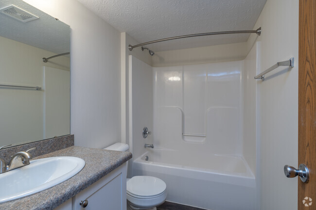 2BR, 2BA - 1,163SF - Second Bathroom - Park Hill at Fairlawn