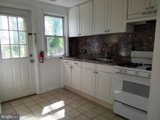 Building Photo - 506 Rancocas Ave