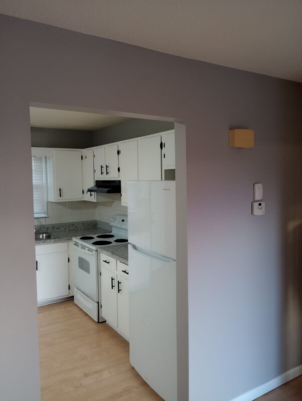 Building Photo - 731 Demaret Dr