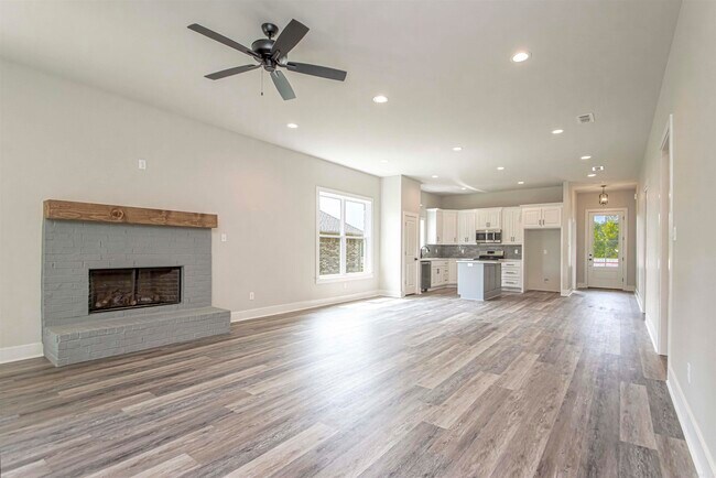 Building Photo - 2517 Kara Ln