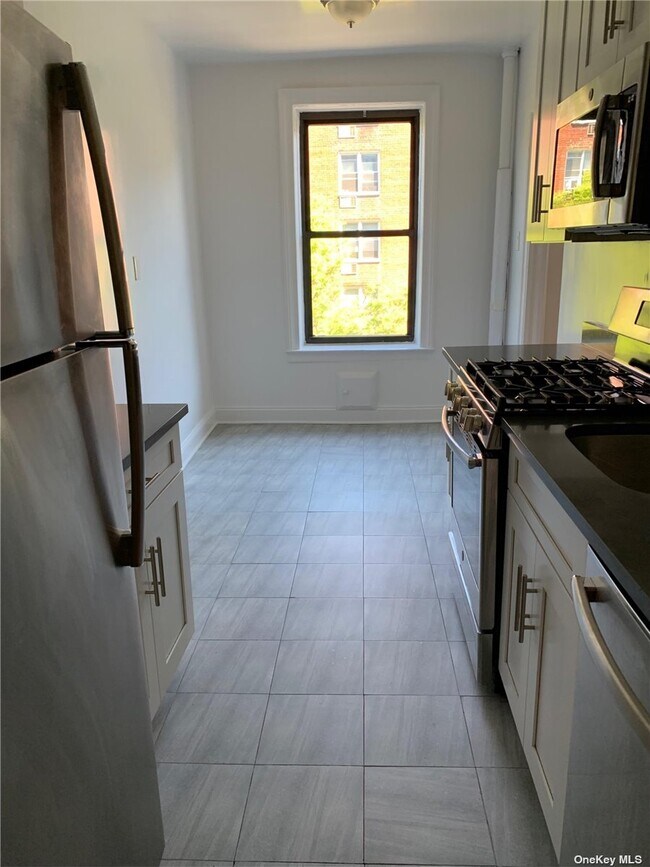 Building Photo - 144-30 35th Ave