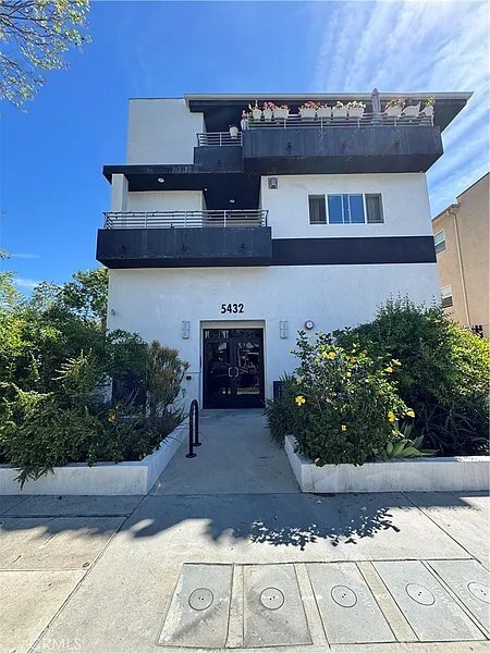Foto del edificio - 5432 Hermitage Ave