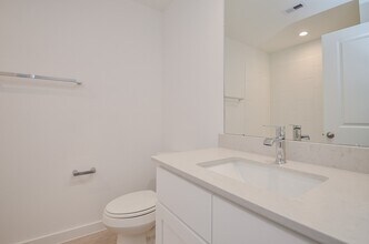 Building Photo - 7831 Sanremo Dr