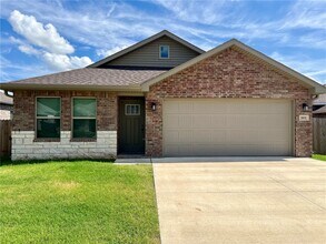 Building Photo - 2031 Bluebonnet Ln