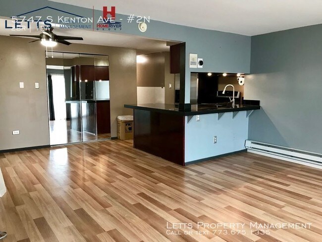 Foto del edificio - 5747 S Kenton Ave