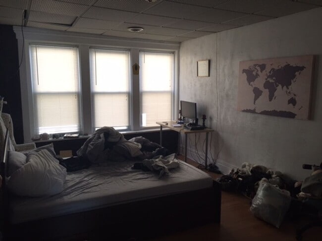 Photo - 2126 E Carson St Apartment