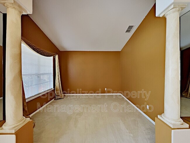 Foto del edificio - 2470 The Oaks Blvd