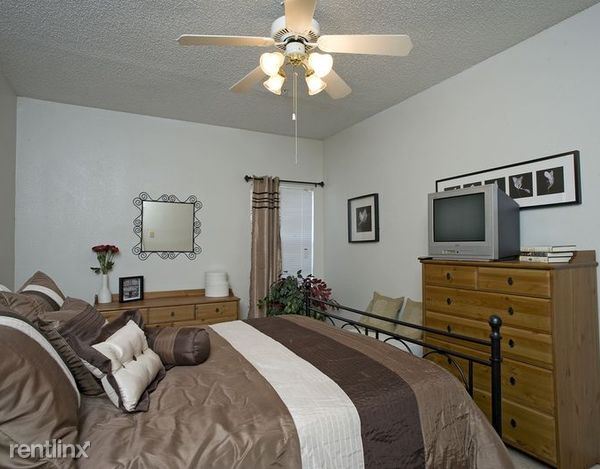 Fotografía del edificio - 18065 Apple Rdg