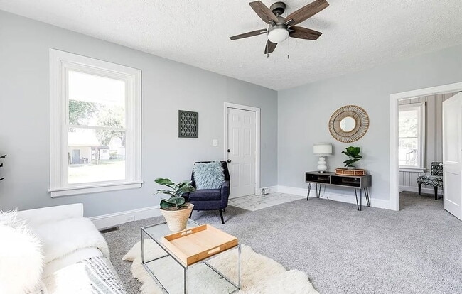 Foto del edificio - 9 S Fern Ave