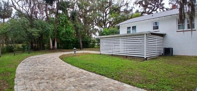 Foto del edificio - 923 NE 2nd St