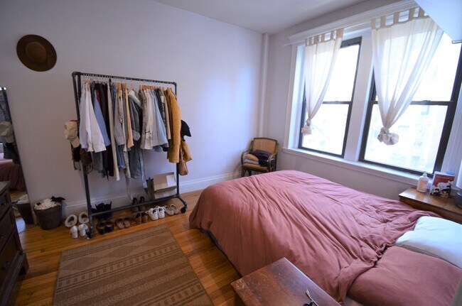 Building Photo - 51 Park Dr