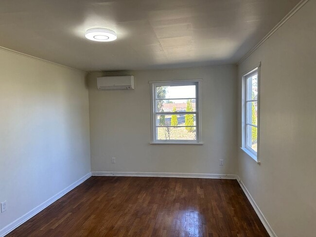 Building Photo - Updated 4 bedroom home on a huge lot!