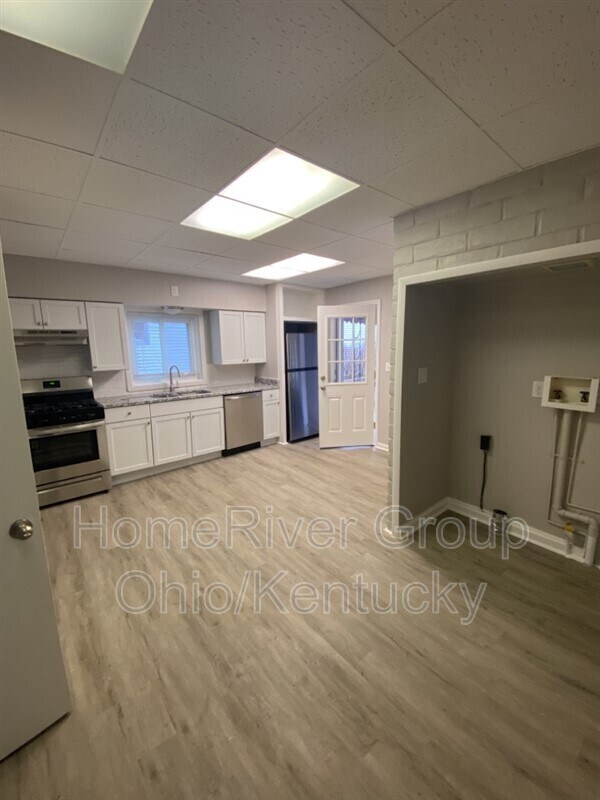 Foto del edificio - 223 3rd Ave