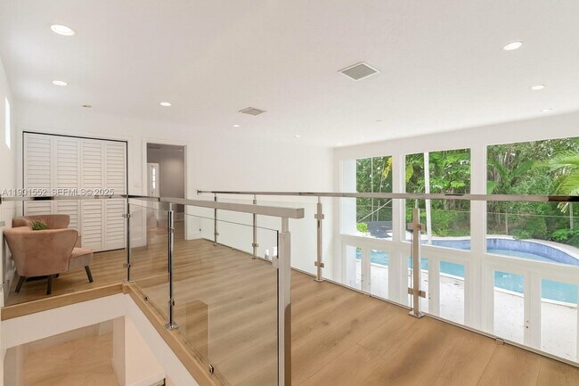 Building Photo - 1951 Secoffee St