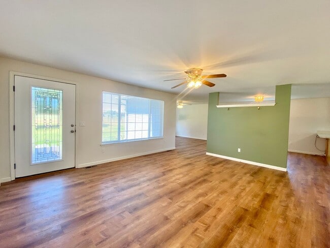 Foto del edificio - 3 Bedroom Home in Rural West Valley