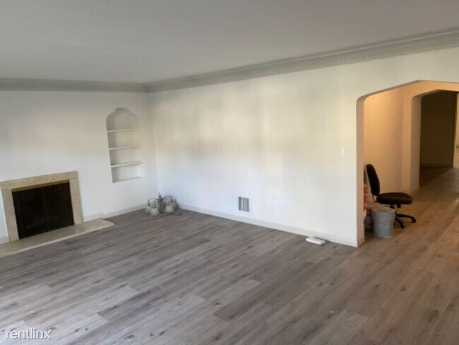 Building Photo - 3 br, 2 bath Townhome - 439 S Maple Dr