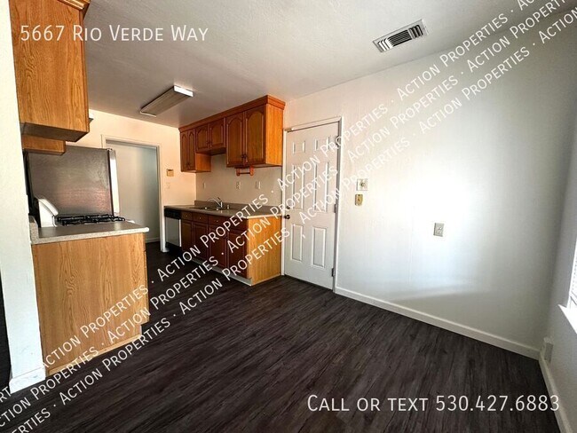 Building Photo - 5667 Rio Verde Way