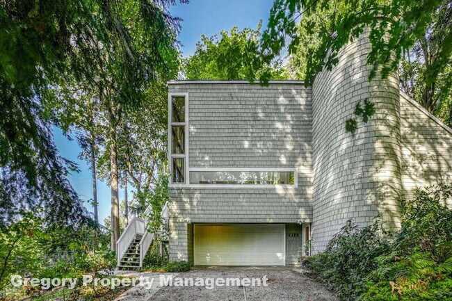 Foto del edificio - 2914 E Lake Sammamish Pkwy NE