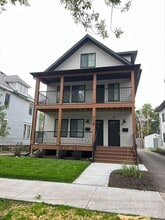 Building Photo - 718 13th Ave SE