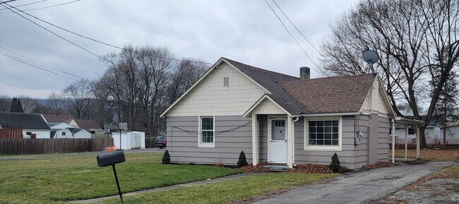 Building Photo - 3Br all on 1 floor!