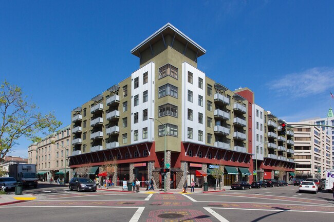 Building Photo - 989 Franklin St