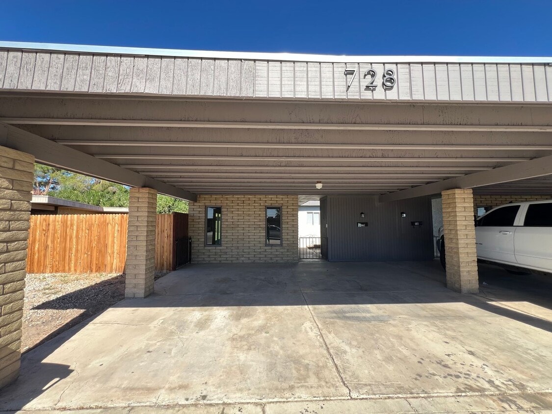 Primary Photo - REMODELED 3 BEDROOM IN TOWN!