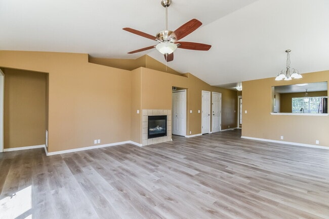 Foto del edificio - 7367 Glenburn Dr