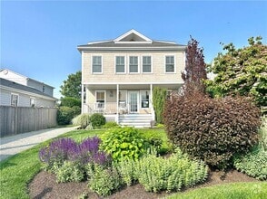 Building Photo - 44 Tuckerman Ave