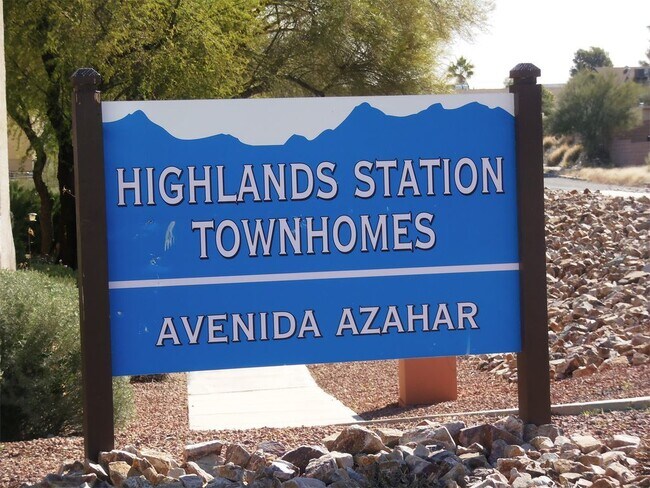 Foto del edificio - West Ironwood Hill Dr & Greasewood Rd 2/2