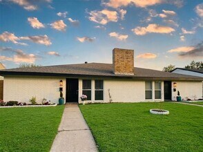 Building Photo - 310 Candlewood Pl