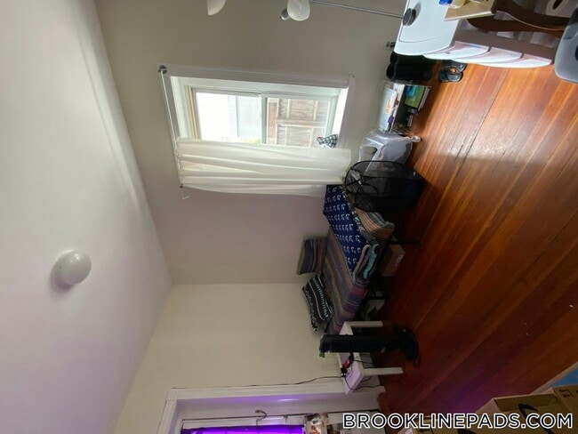 Building Photo - 1595 Beacon St
