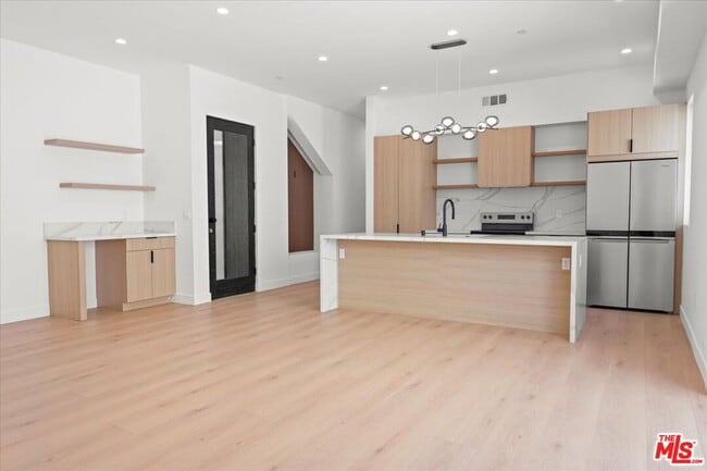Foto del edificio - 5214 Satsuma Ave