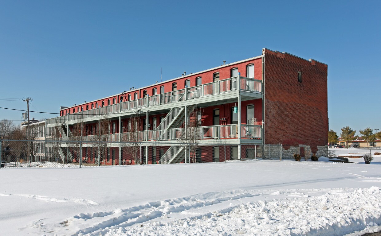 Building Photo - Longmeadow Apartments